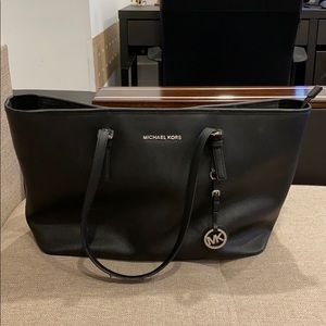 Michael Kors Travel Jet Set Saffiano Leather 👜
